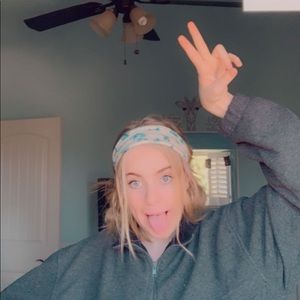 Meet your Posher, Riley